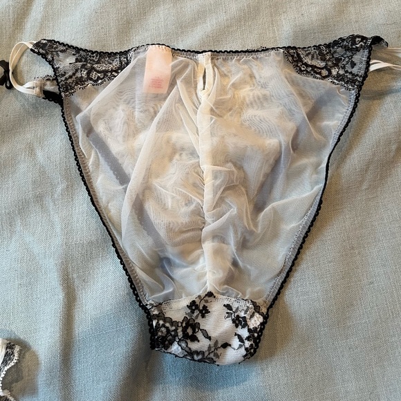 Victoria Secret Intimates Matching Set - Picture 6 of 8